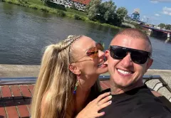 Joanna Narożna pokazała bardzo dużo! Głęboki dekolt w letniej stylizacji rozpalił fanów