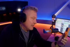 Znany wokalistka zaśpiewał identycznie jak Zenon Martyniuk! Zobaczcie jak mu poszło! Nagranie podbija internet!  