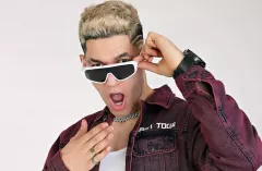Kamil Kossakowski DiscoBoys pokazał klatę! To jeden z najprzystojniejszych wokalistów?! 