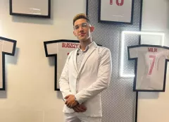 Kamil Kossakowski szczerze o sukcesie „nie miałem bogatych rodziców ale za to miałem zawsze w nich wsparcie„ Artysta spełnił kolejne marzenie! 