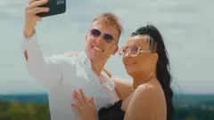 Kinga Molga w poruszającym singlu „Samotna” opowiada o tęsknocie i pragnieniu bliskości