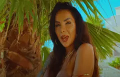 Klaudia Zielińska zaskakuje nowym utworem „Bad Girl„ – latynoskie rytmy i greckie krajobrazy. Czy to nowy przebój na zakończenie lata?

