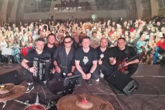 Kordian, gwiazda disco polo, rozpalająca scenę w Kańczudze swoim hitem ”Dziewczyna z gór”. Sprawdź, dlaczego jest uważany za najlepszego artystę gatunku!