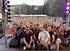 Kordian rozgrzał Bysinę! Zobacz tłumy szalejące na koncercie króla góralskiego Disco Polo