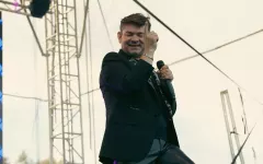 Król disco polo Zenon Martyniuk zaśpiewał ”Pragnienie miłości”. Zobaczcie występ na koncercie! 