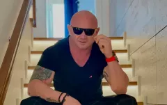 Koszmar Krystiana Pudzianowskiego. Artysta przeszedł operację! Co ze zdrowiem gwiazdy disco polo?!