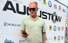 Wielka radość! Wokalista disco polo Krzysztof Biedrzycki został ojcem. Znamy płeć i imię dziecka. Jest oryginalne! 
