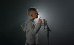 „Ku przestrodze” to muzyczna bomba Bartka BGK i Subacika – mocna historia w nowym hicie