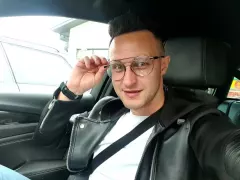 Kuba Urbański - Playboys pokazał zdjęcie z młodości! Fani gwiazdora disco polo go nie poznali! 