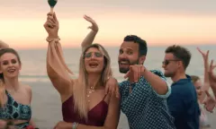 Latynoska premiera disco polo! Małgorzata Główka - Camasutra nagrała wakacyjny przebój z gwiazdą Netflixa! Zobaczcie nowość!
