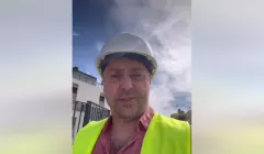 Lider zespołu Boys porzuci muzykę? Marcin Miller przyłapany na budowie?! Fani disco polo wstrząśnięci plotkami!
