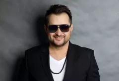 Łukasz Cynarski z zespołu Cynar na nartach! Tak gwiazdor disco polo ładuje akumulatory przed sezonem koncertowym! 