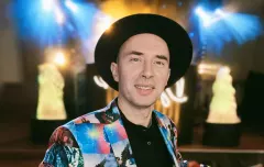 Łukasz Gesek w wirze karnawału! ”Szalone życie” i intensywne tygodnie pełne koncertów
