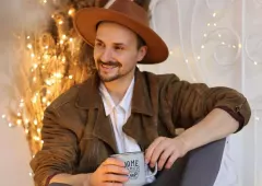 Maciej Smoliński wzruszony! Dzięki fanom disco polo otrzymał wartościową nagrodę! Muzycy o niej marzą! 