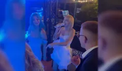 Magda Narożna i Agbe zaśpiewały „Money Money” na weselu Magdy. To nagranie to prawdziwy HIT!