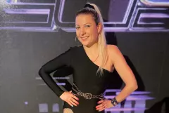 Magda Narożna kusi w samym szlafroku! Gorący kadr gwiazdy disco polo wywołał lawinę komentarzy| FOTO