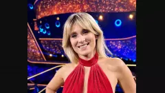 Magdalena Kajra Kajrowicz CZARUJE w zjawiskowej kreacji! Elegancja, styl i odwaga w najnowszym wydaniu gwiazdy polskiego show-biznesu