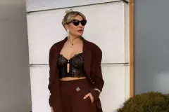 Magdalena Narożna w stringach i bez filtrów. Poranek gwiazdy disco polo z kampera robi wrażenie