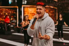 Mamy fragment nowości DisocBoys! „Włosy blond„ to nowy hit disco polo od Kamila Kossakowskiego? | VIDEO
