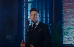 Marcin Kłosowski  gorąca premiera „Przepis na szczęście” – piosenka, która zachwyca!

