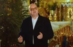 Marcin Kotecki prezentuje wyjątkowy świąteczny utwór „Śpij Dziecino”

