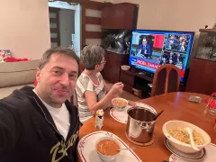 Marcin Miller z Boys z wizytą u swojej mamy!