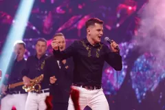 Max z Jankowej nie zwalnia tempa po ”Disco Star”! Debiutancka płyta ”Zabawa trwa” już dostępna