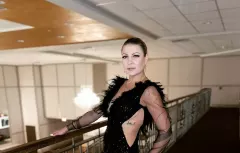 Mega ponętna Magdalena Narożna! W takim stroju gwiazda weszła na scenę! Fani „wyglądasz jak miliard dolarów„