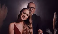 Mega premiera Alexa & Fonzy. „Jej szept" chwyta za serce i rozkłada na łopatki przed Dniem Matki