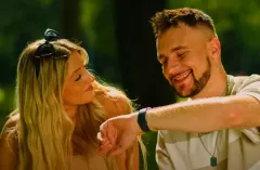 Menelaos zachwyca nowym singlem ”Foch”, który w trzy dni zdobył 600 tysięcy wyświetleń. Co sprawia, że ten utwór jest tak wyjątkowy?