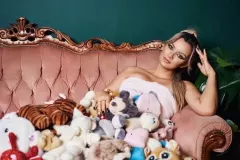 Żona wokalisty disco polo zdecydowała się podbić rynek muzyczny! Milenka tym debiutem wygryzie swojego męża?!