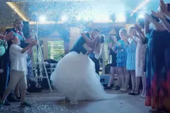 Zdolny wokalista disco polo nagrał nowy weselny przebój?! Kawałek „Żoneczka„ podbija internet! Fani zachwyceni premierą! 