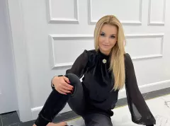 Monika Chwajoł przesadziła?! Zrzuciła ubrania i pokazała się zupełnie nago! Gorący kadr gwiazdy disco polo zrobił ogromne wrażenie na Jej fanach!