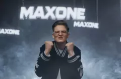 Mówią o nim nadzieja disco polo. MAXone wydał debiutancki singiel „Tańczysz dla mnie"