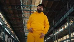 Najpopularniejszy DJ w disco polo powraca do gry! Jego gorąca nowość „Trochę za późno„ to prawdziwy majstersztyk?! 