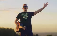 Niezwykła premiera Dawida Narożnego! Artysta disco polo stworzył hit tegorocznych wakacji?!