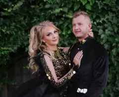 Niezwykłe wideo z wesela Dawida Narożnego! Gwiazdor disco polo zaśpiewał swojej żonie! 