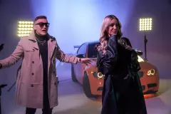 Nokaut z nową produkcją! Przedpremierowy fragment teledysku do „Unosi mnie wiatr„ | VIDEO
