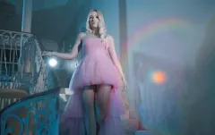 Nowa wokalistka w branży disco polo robi furorę premierowym utworem pt. ”Mam dość”! Kim jest gwiazda?! 