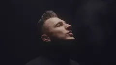 Nietypowa nowość od gwiazdora disco polo! Z takiej strony go nie znaliśmy...Fani są w szoku!