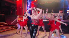 Nowość od Magdaleny Narożnej i zespołu Piękni i Młodzi pt. „Gorący wiatr„! To będzie hit wakacji disco polo?
