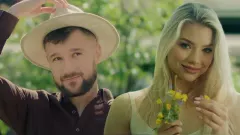 Nowy singiel Defis „Tylko dla takiej„ bije rekordy! Co kryje się za sukcesem tej piosenki? Fani nie mogą przestać słuchać!

