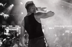Od anonimowego artysty do gwiazdy disco polo - historia Kamil Kossakowskiego DiscoBoys, która Cię zaskoczy! To najlepszy młody artysta disco polo?