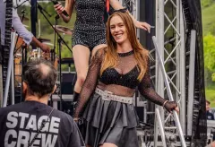 Odważniej się nie dało? Nikola Raczko z Top Girls w prześwitującej siateczce rozgrzała koncert