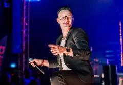 Ogromna wpadka lidera Playboys na żywo! Jak Kuba Urbański poradził sobie z nietypowym problemem na scenie?