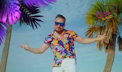 Oto piosenka, która rozwala system w muzyce disco polo! Miliony odtworzeń na YouTube i szaleństwo na parkiecie - ZOBACZ sam!