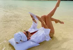Wokalistka disco polo rozpala sieć! Tak Paula Karpowicz-Zimecka bawi się na Zanzibarze!