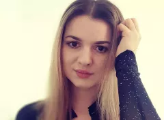 Piękna wokalistka disco polo kusi w obcisłym lateksowym kombinezonie! Te zdjęcia to kadry zapowiadające najnowszy KLIP! 