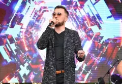 Gwiazdor disco polo po śmierci taty nie chciał kontynuować muzycznej kariery. Do sieci trafiły wzruszające słowa wokalisty!