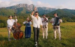 Ponad 160 tysięcy na liczniku! Kordian i jego taneczna nowość ”Lato w górach”


